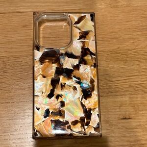 Elegant Brown and Gold Phone Case iPhone 14 Pro